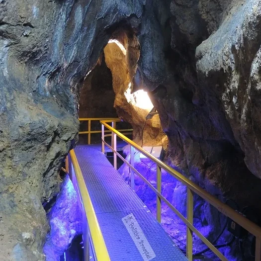 Parapetti in vetroresina PRFV Saimex nella grotta di Ialomița, Romania